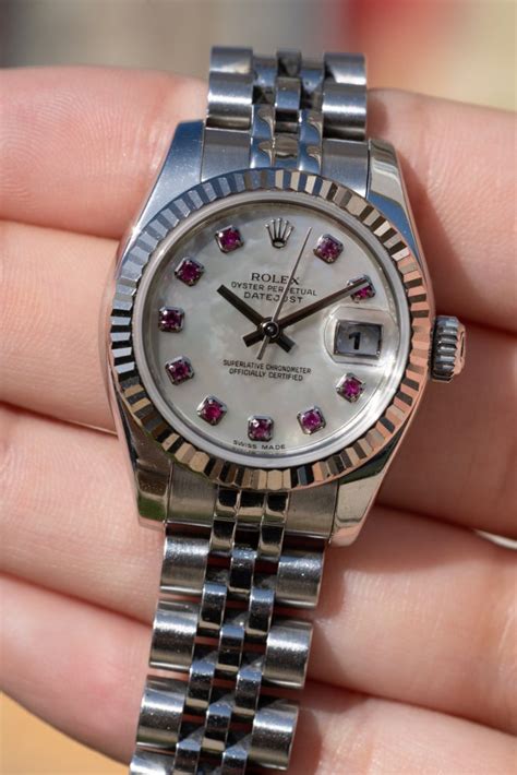 rolex dayjust vs day datejust